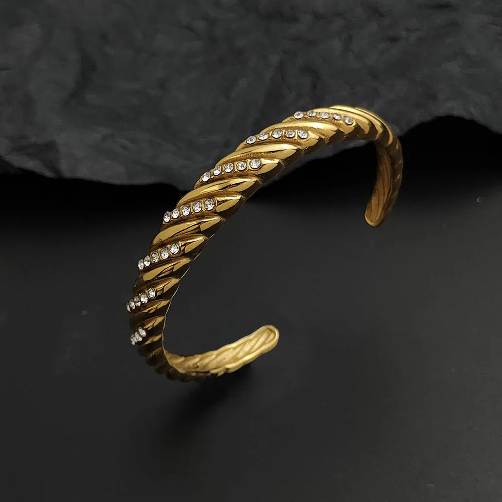 

Creative integrated molded zircon stainless steel women's bracelet, waterproof and rust-free, couple bracelet