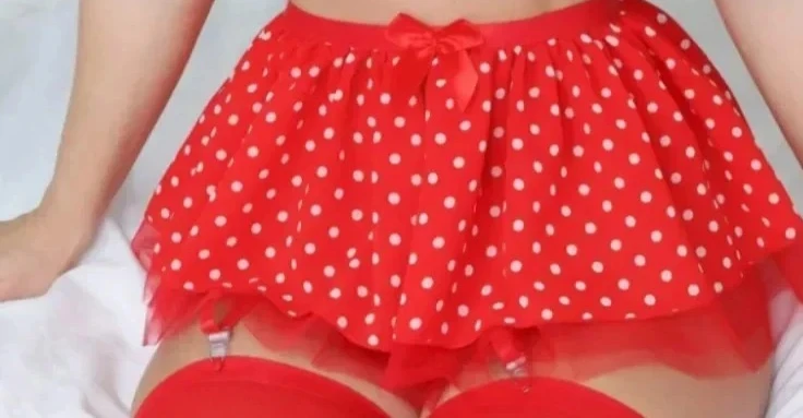 ファッションツーピースセットセクシーランジェリーセクシーショートスカートガーターストラップ水玉オフショルダーふわふわスカート女性のエロランジェリー