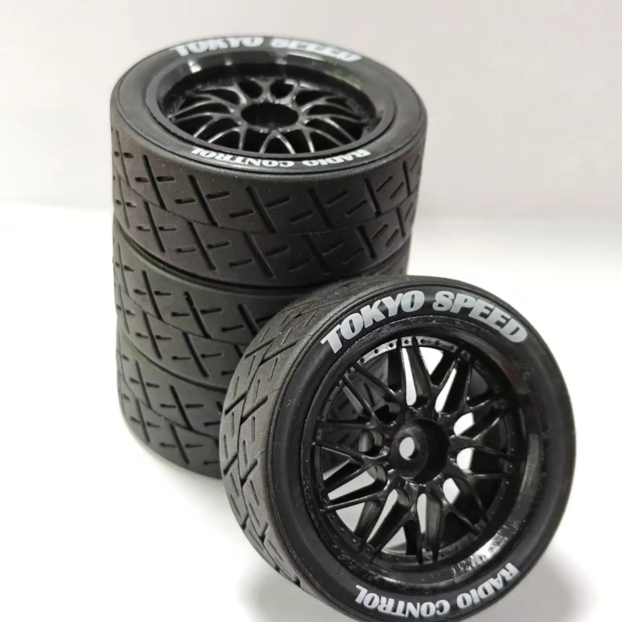 4pcs Rubber Tires Wheels 12mm Hex for Tamiya TT01/TT02/XV01/TA06/PTG-2 1/10 RC Car Upgrades | High-Grip Durable Racing Tyre