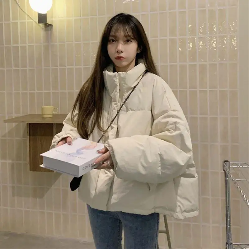 سترة مبطنة فضفاضة أنثى موضة قصيرة نمط سترة منفوخة مبطنة بالصوف معطف مبطن القمم رشاقته الدفء معطف الشتاء