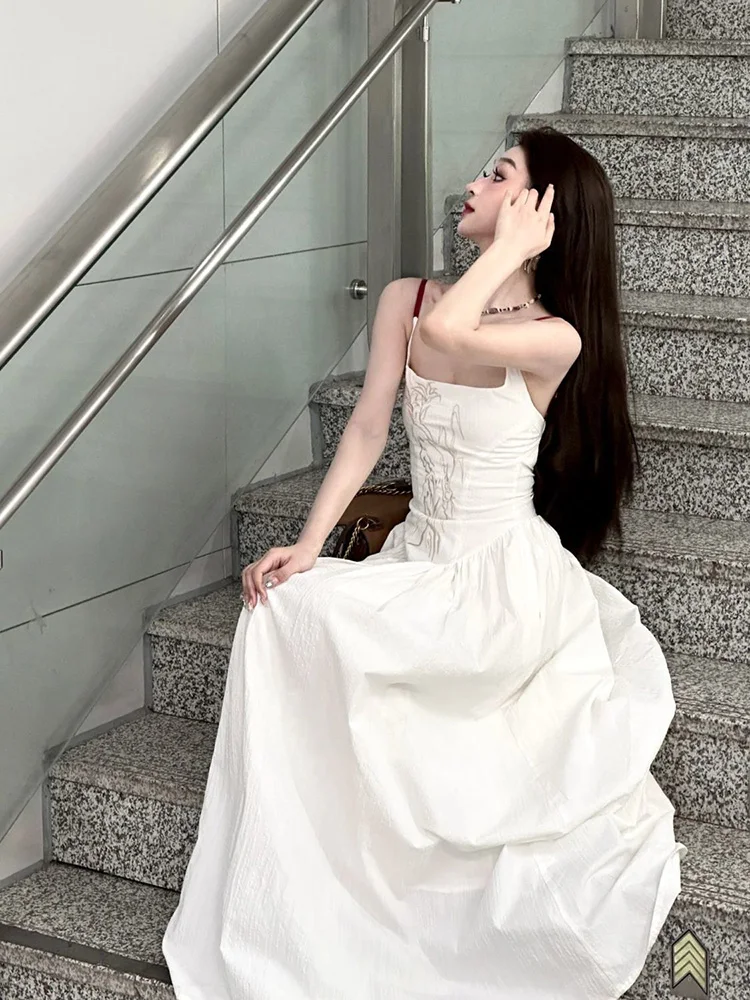 Robe longue Chic et Sexy à bretelles Spaghetti pour femmes, broderie coréenne florale, taille fine, mode d'été, dos nu, Camis, nouvelle collection