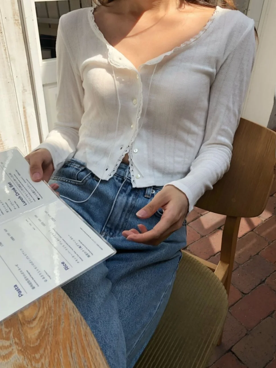 

Elegant White Knitted Long Sleeve Base Layer Top with Lace Trim Casual Style Women's Fashion Spring Season Thin Fabric V-Neck