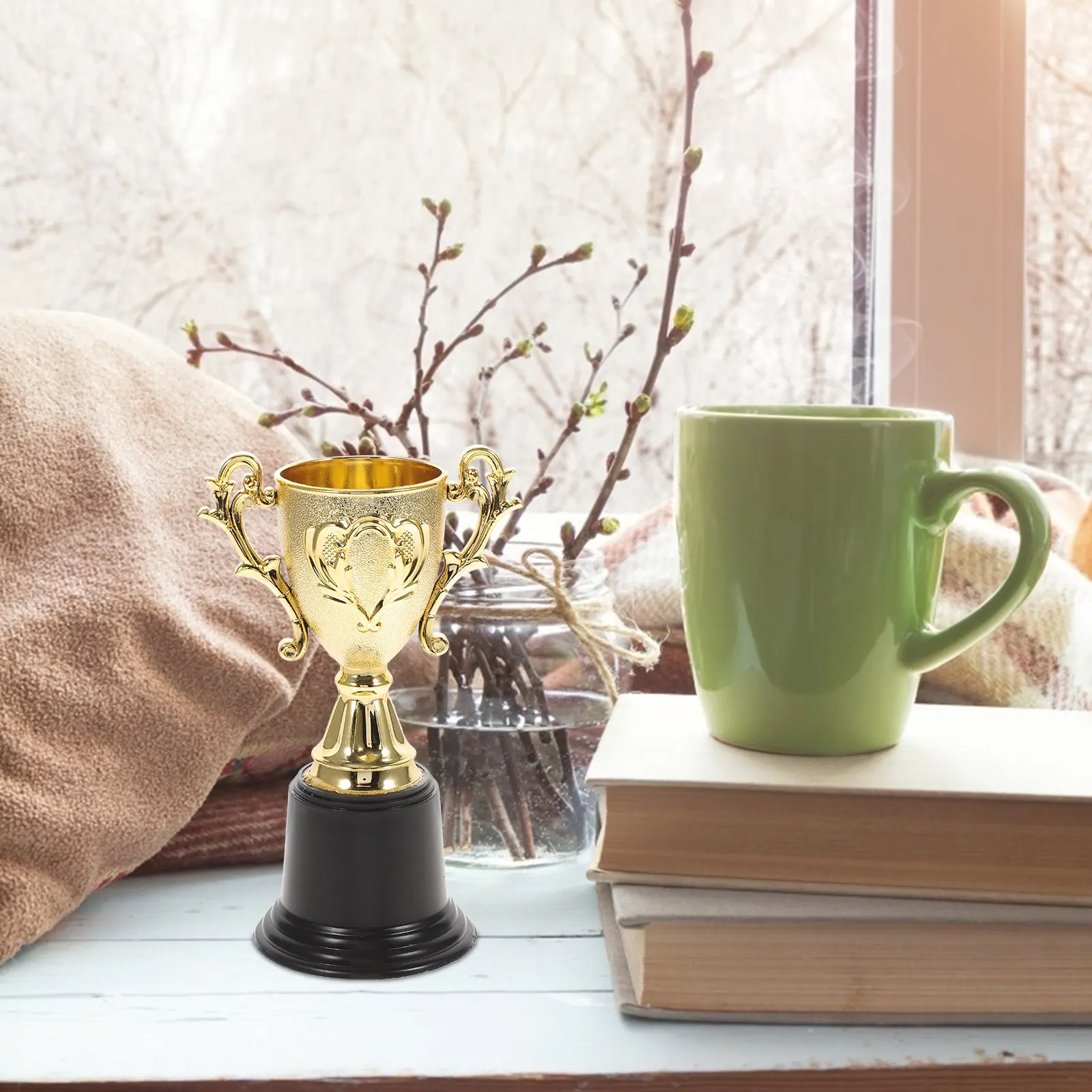 

Набор из 3 пластиковых наградных кубков: золотые креативные призы для классных мероприятий, вечеринок, соревнований, мини-декор для рабочего стола, мотивационные награды