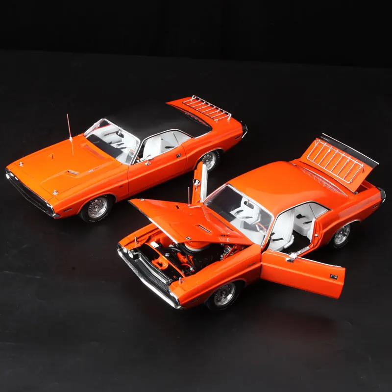 ACME 1:18 Challenger T/A 1970 Vintage Car Alloy Fully Open Simulation Limited Edition Alloy Metal Static Car Model Toy Gift