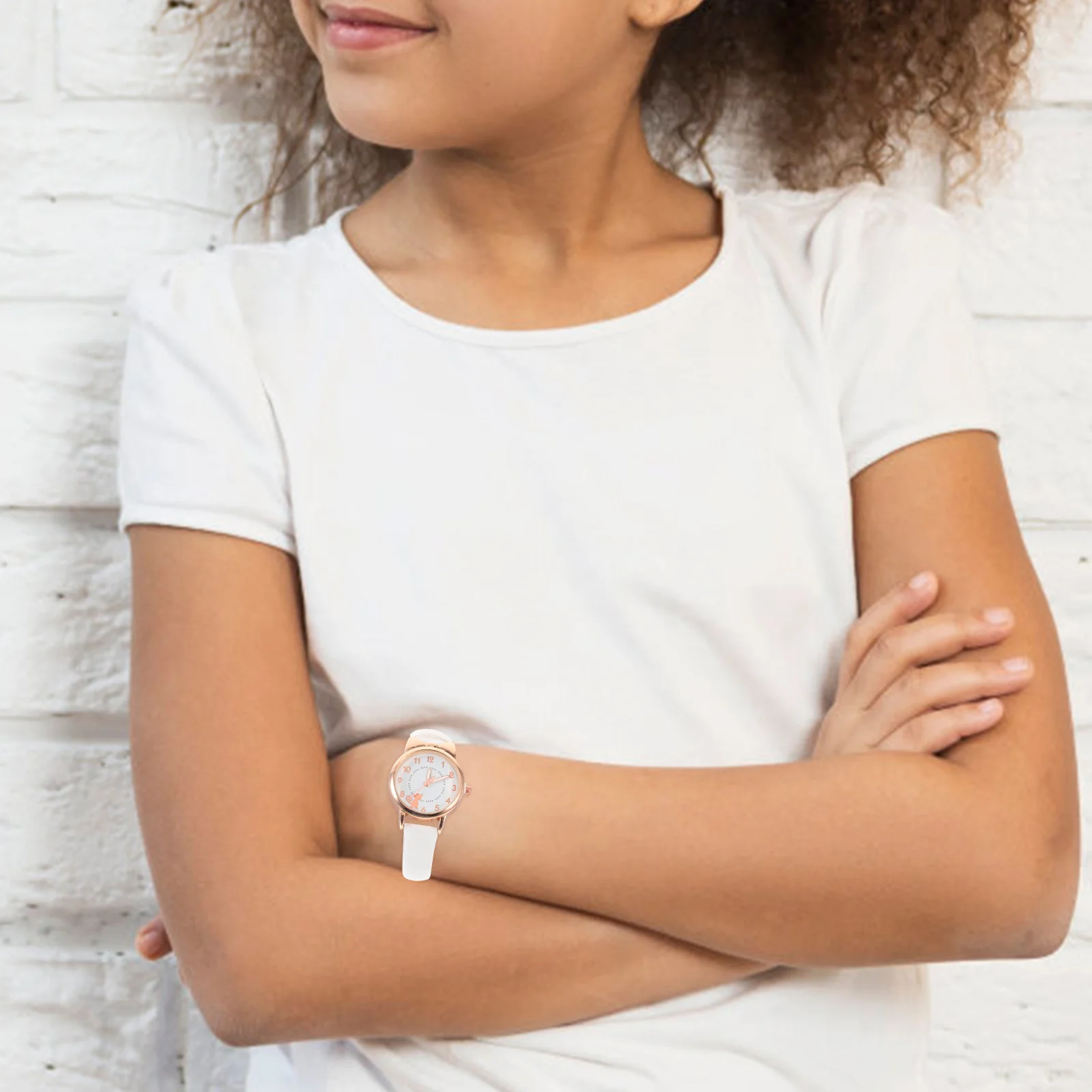 高品質の素材を使用したグロー腕時計 ユニークで愛らしいデザイン 読みやすい文字盤 ホリデーギフト 素敵な時計