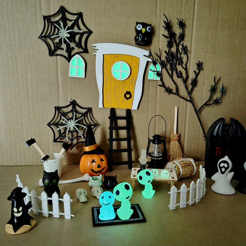 1Set 1:6 1:12 Dollhouse Miniature Halloween Furniture Ornament Model Bat Skull Broom Spider Model Decor Toy