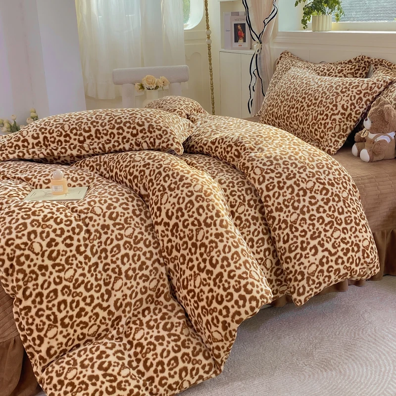 4PCS Leopard Print Bedding Set Thick Warm Milk Velvet Super Soft Cover Sheet Set King Size Viral Hit Biethday Gift for Winter