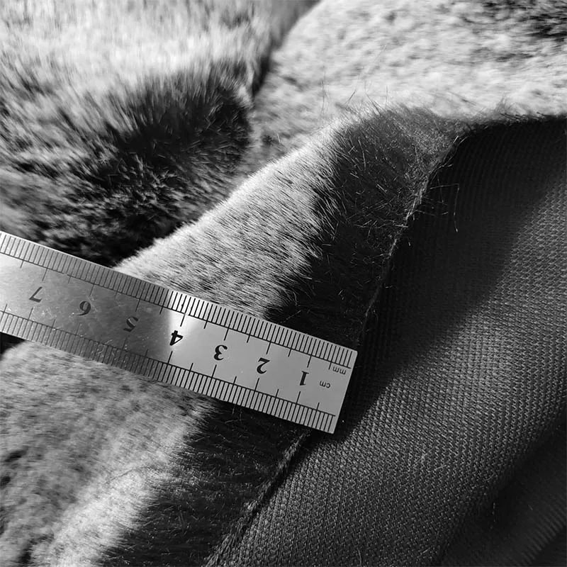 

Хороший черный кончик Белоснежки, волосы около 2,5 см, ткань из искусственного лисьего меха, воротник для шитья одежды своими руками, мягкий искусственный мех для одеяла