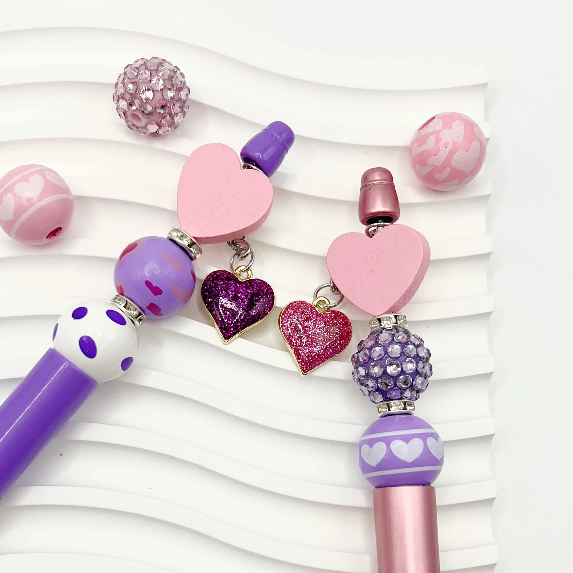 8PCS Pink Purple Love Valentine\'s Day Theme DIY Beaded Ballpoint Pen, Wood Bead, and Alloy Pendant Set,Office&Study Supply