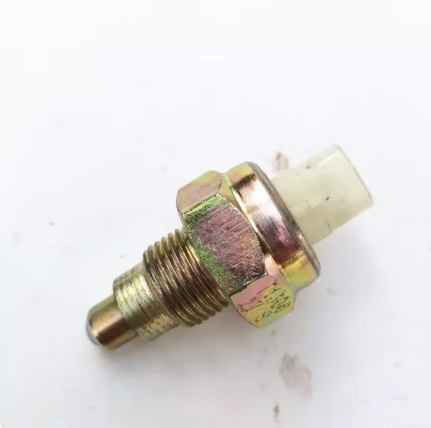Original Reversing Light Switch for GWM Great Wall M4 M2 Florid Voleex C30 Coolbear Lingao Gearbox Reverse Switch