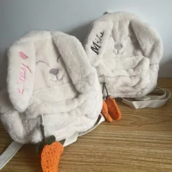 Zaino per bambini appeso a carota con nome ricamato zaino per asilo personalizzato in peluche per snack all'aperto