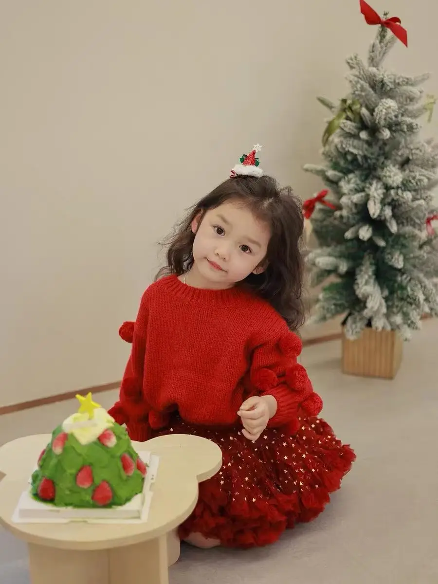 Autumn winter girls Christmas sweater handmade ball ball children\'s red sweater holiday red pullover New Year\'s greeting sweater