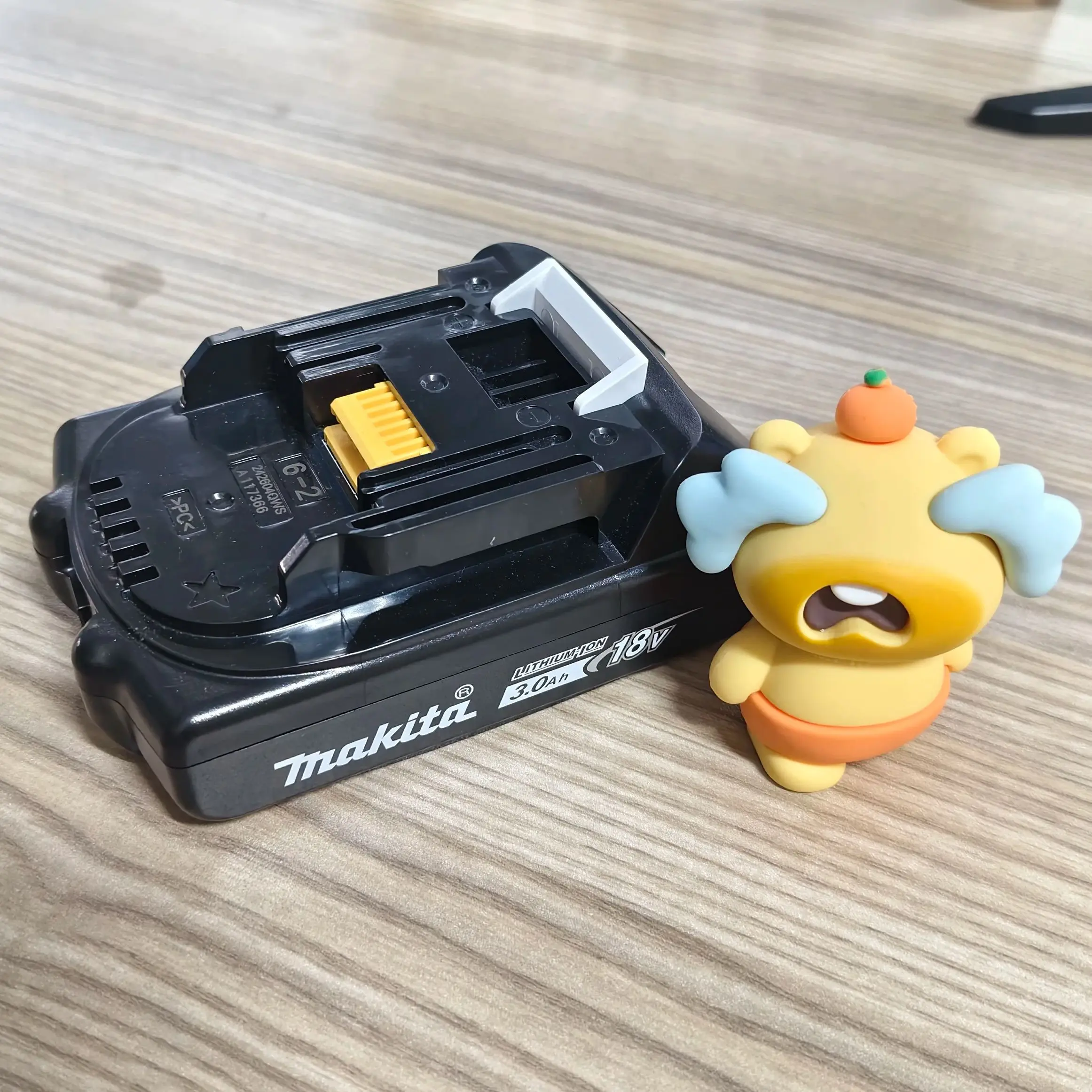 

Makita 18V 3.0Ah Rechargeable Battery BL1830 BL1830B BL1840 BL1840B BL1850 BL1850B Compatible with Various 18V Power Tools