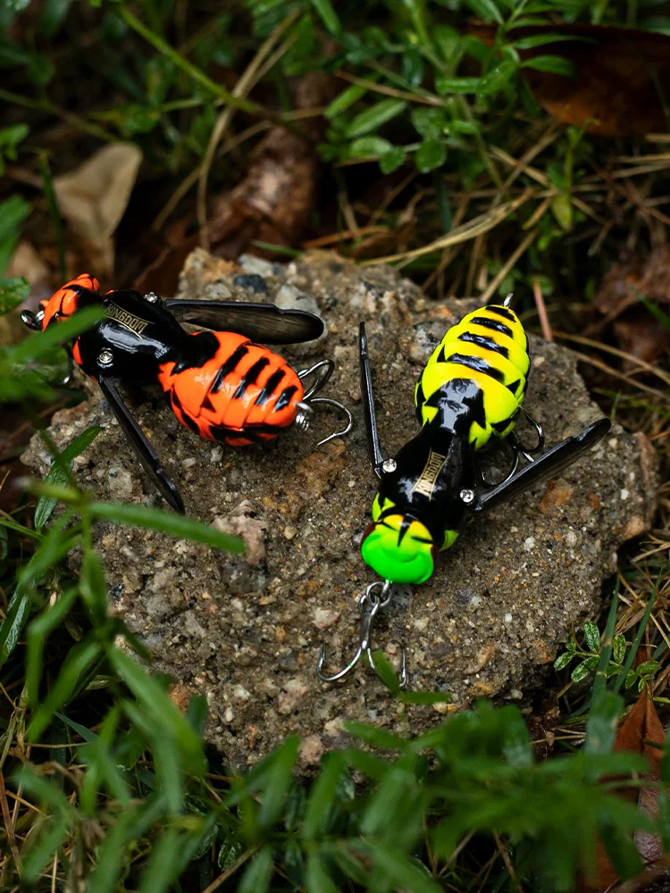 Kingdom Wasp Crawl Bait 4,2 g 40 mm 6,6 g 48 mm schwimmende Insekten bionische Swimbaits Topwater harte Köder für Barsch-Karpfen-Hechtangeln