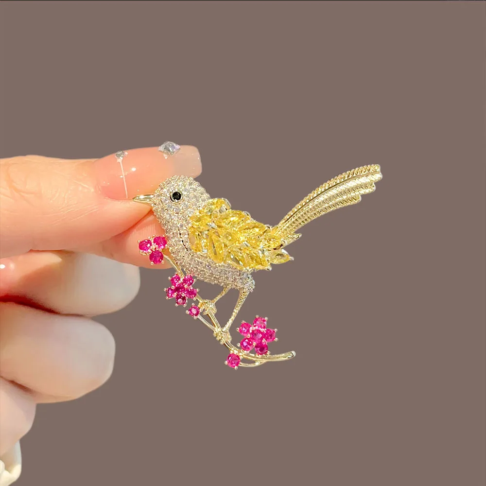 Chinese Style Coloful Rhinestone Magpie Bird Brooches for Women Men Auspicious Animal Good Luck Plum Blossom Shiny Pins Jewelry