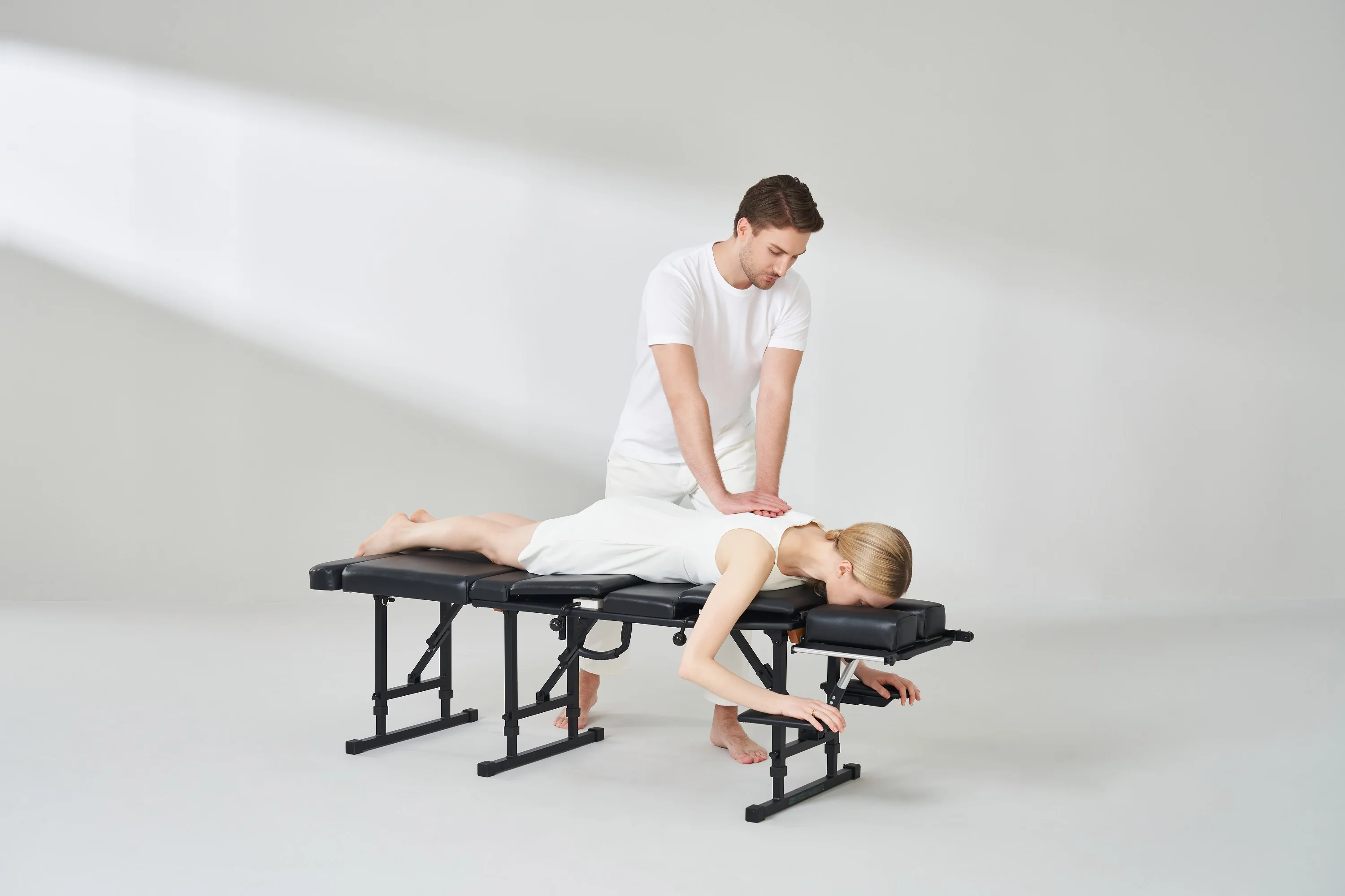 Mt Arena-120 Produttore Beauty Bed Tavolo da massaggio pieghevole Tavolo di regolazione chiropratica