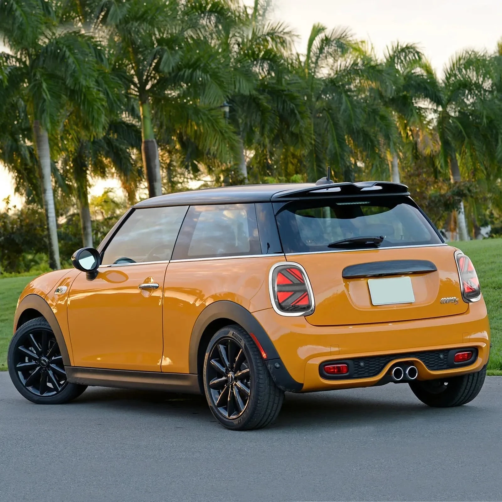 2 Stück E‑Mark MINI Cooper LED-Rückleuchten-Set, zugelassen für MINI Cooper F55 F56 F57 Hatchback Cabrio 2014-2019, Rückleuchte mit dynamischem sequenziellem gelbem Blinker, Tagfahrlicht, Bremslicht,