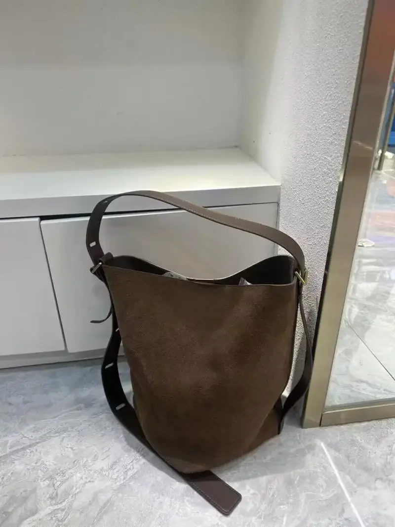 New Genuine leather women\'s shoulder cross luxury designer bag head layer frosted cowhide female handheld underarm bucket bag