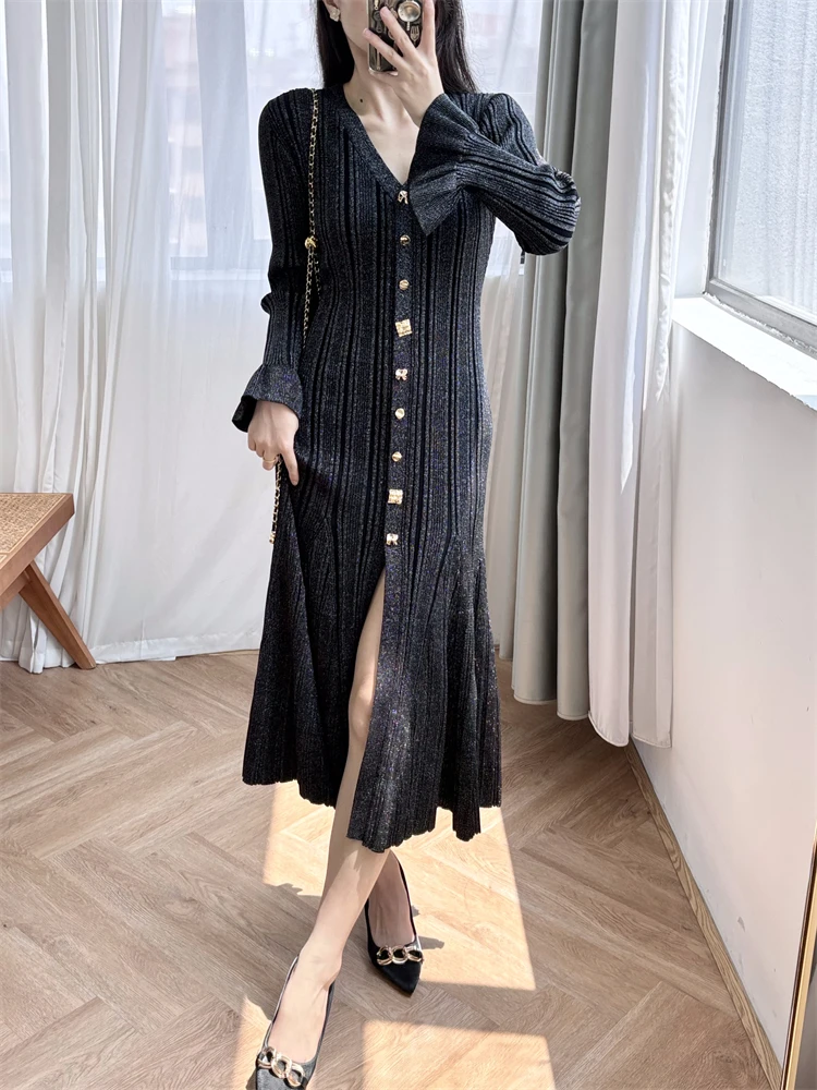 

V-neck fishtail dress slim fit silver silk knitted French romantic 2024 early autumn new style temperament socialite style SP