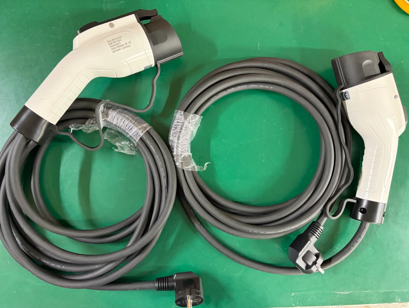 Type 1 to Schuko EV Charging Cable 8-16A 3.6kW Simple Mode 1 5M Cable Portable EV Charger for Light Electric Vehicle