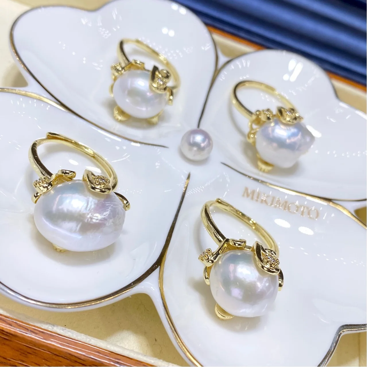 

Natural Big baroque freshwater ring 1PCS shaped oval beads, bright white Edison large grain pearl jewelry