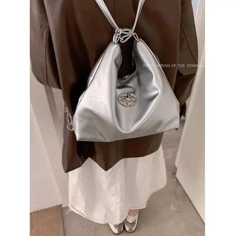 Bloom Sweet Cool Black Mochila Women Vintage Pu Leather Chain Chic Y2k Backpack Female Retro Casual Shoulder Bags Handbag New