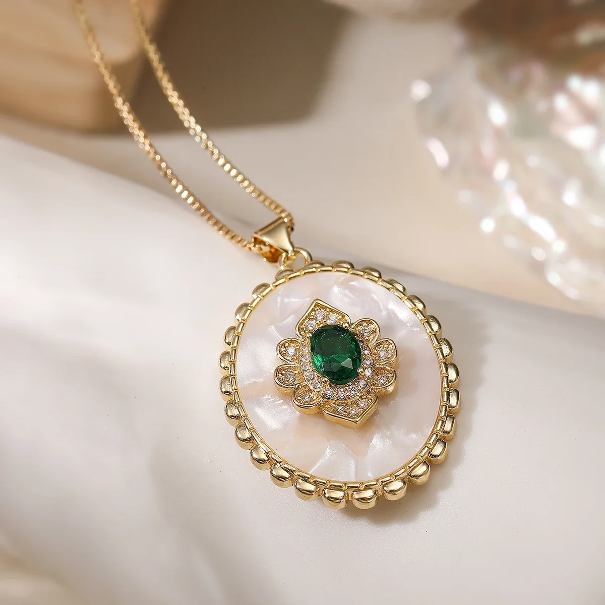 NEWBUY Delicate Gold Color Natural Shell Luxury AAA Cubic Zirconia Inlay Pendant Necklaces For Elegant Women Gift