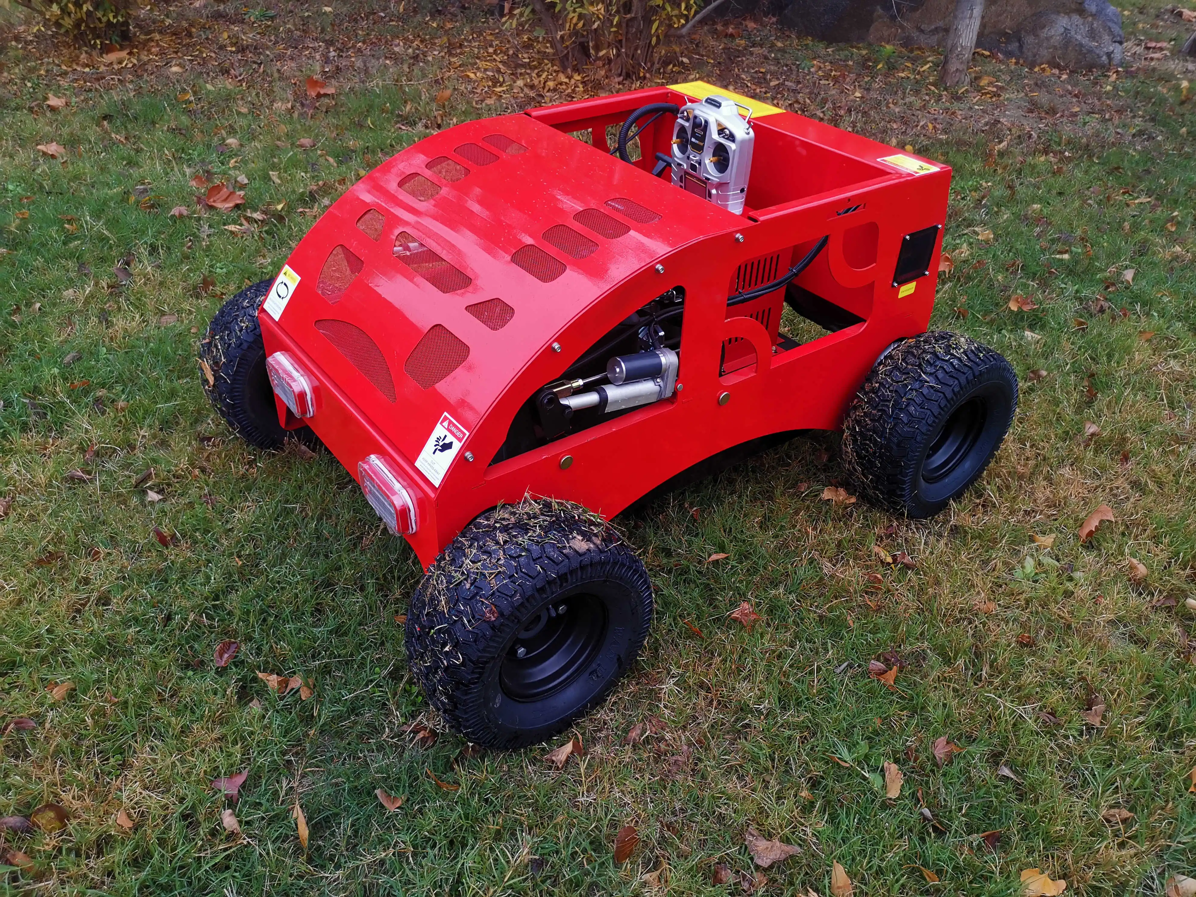 Cortador de grama com controle remoto sem fio rastreado, 196cc, gramado de pomar, máquina de reciclagem, vermelho, exterior