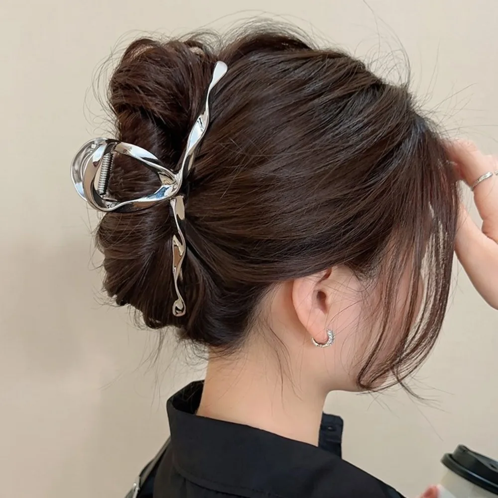 Korean Style Light Luxury Metal Grab Clip Grab Clip Big Hair Claw Exquisite Ponytail Holder Hairpin Shark Clip Ladies