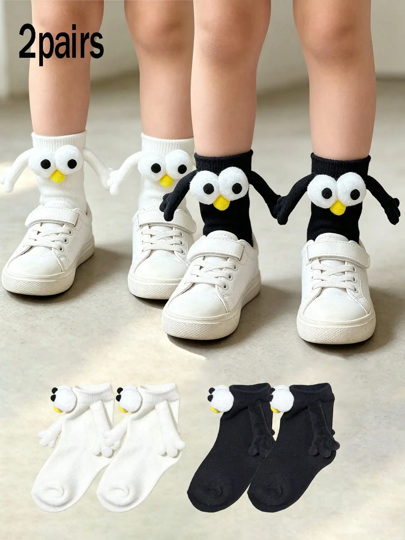 2Pairs Kids Hand Holding Socks Cute 3D Cartoon Mid Calf Socks Black White Soft Casual Socks for Boys Girls 1-10Y All Season Wear