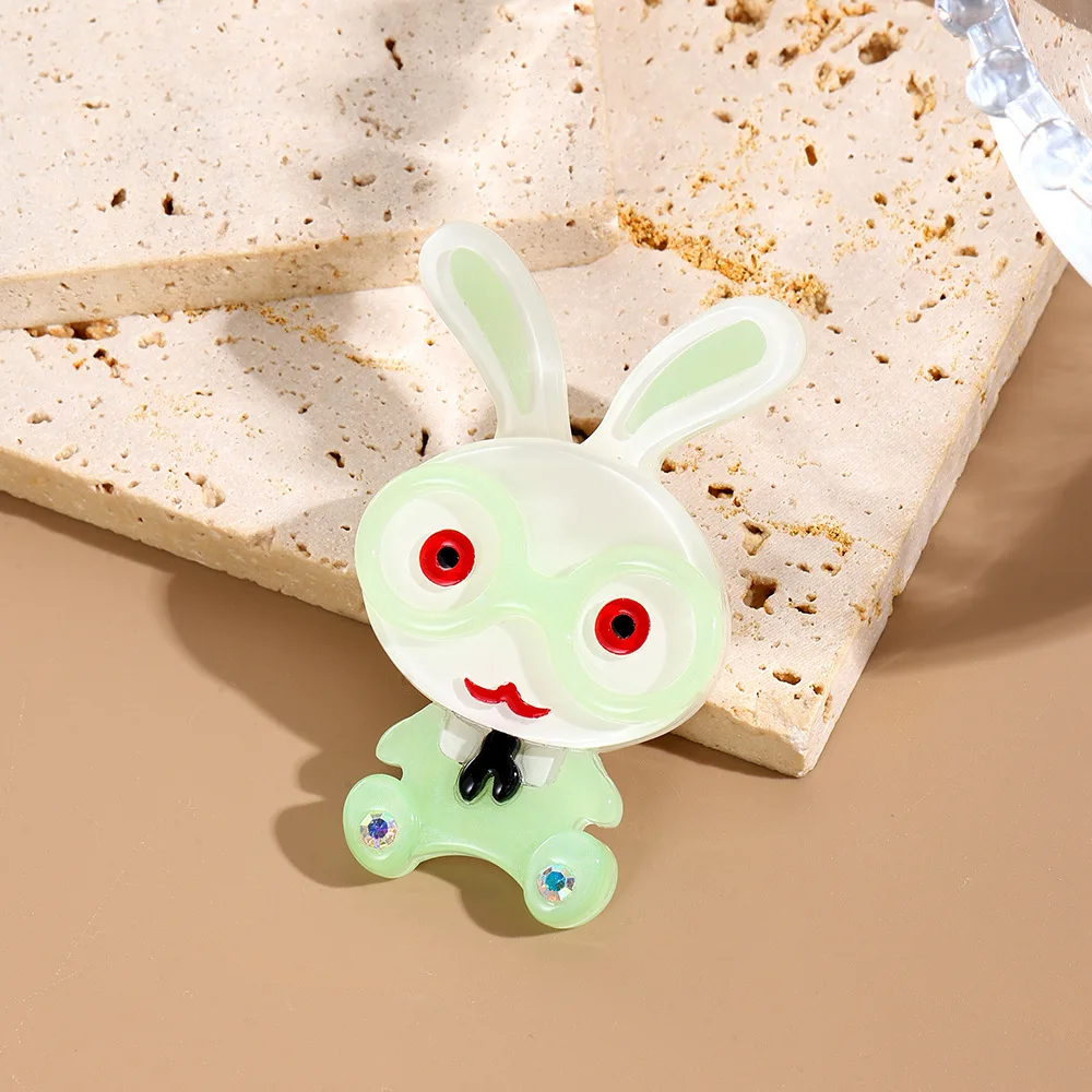 DIY accessories Acrylic cartoon design rabbit brooch, special niche jewelry, Korean ins animal accessories spot wholesale