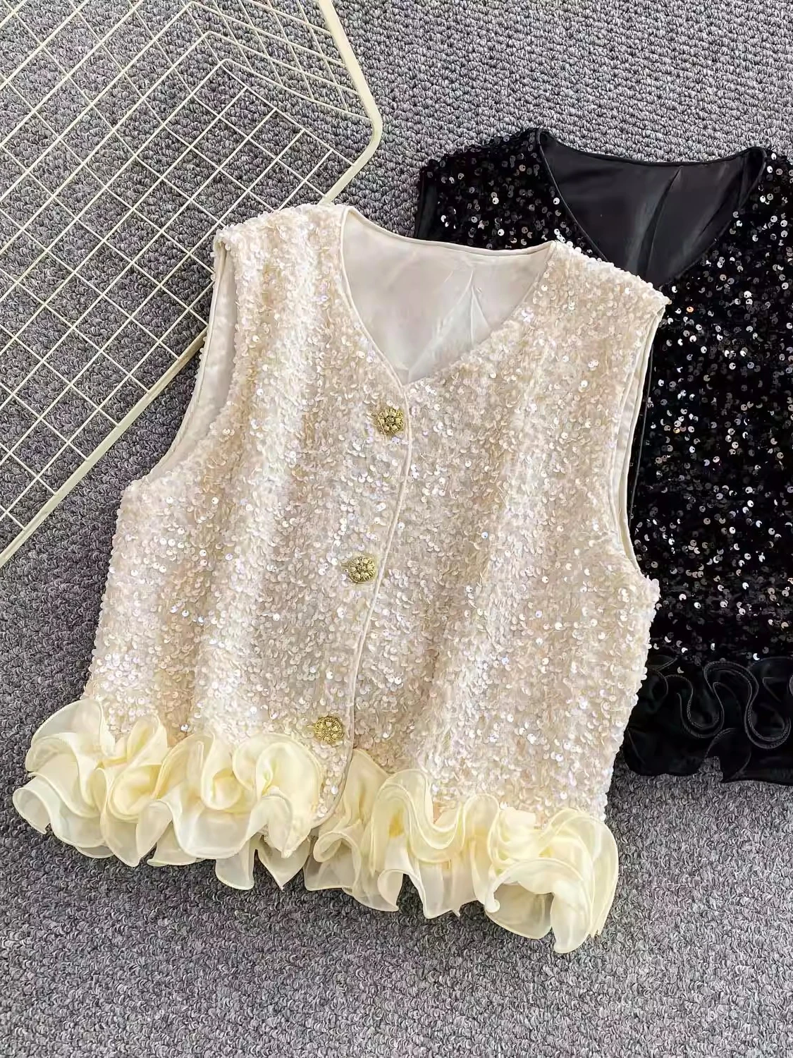 

Ele European Sle Retro Sequin Vest Women's Slim Fit High-End Feel V-Ne Single Button Top Commute Suitable