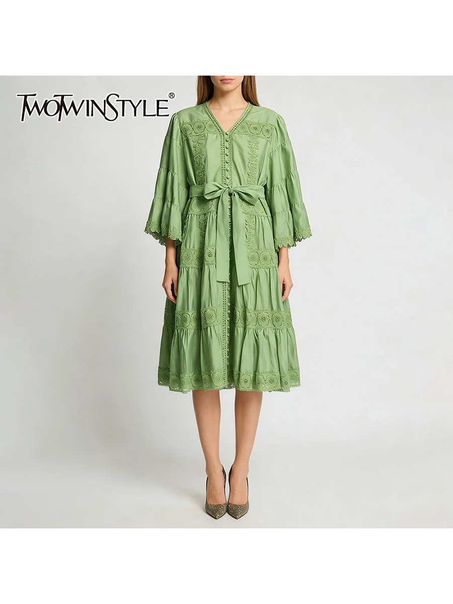 

Платье TWOTWINSTYLE с вырезами и складками, винтажное, для женщин, с V-образным вырезом, рукавами до локтя, аппликациями, повседневное, женское
