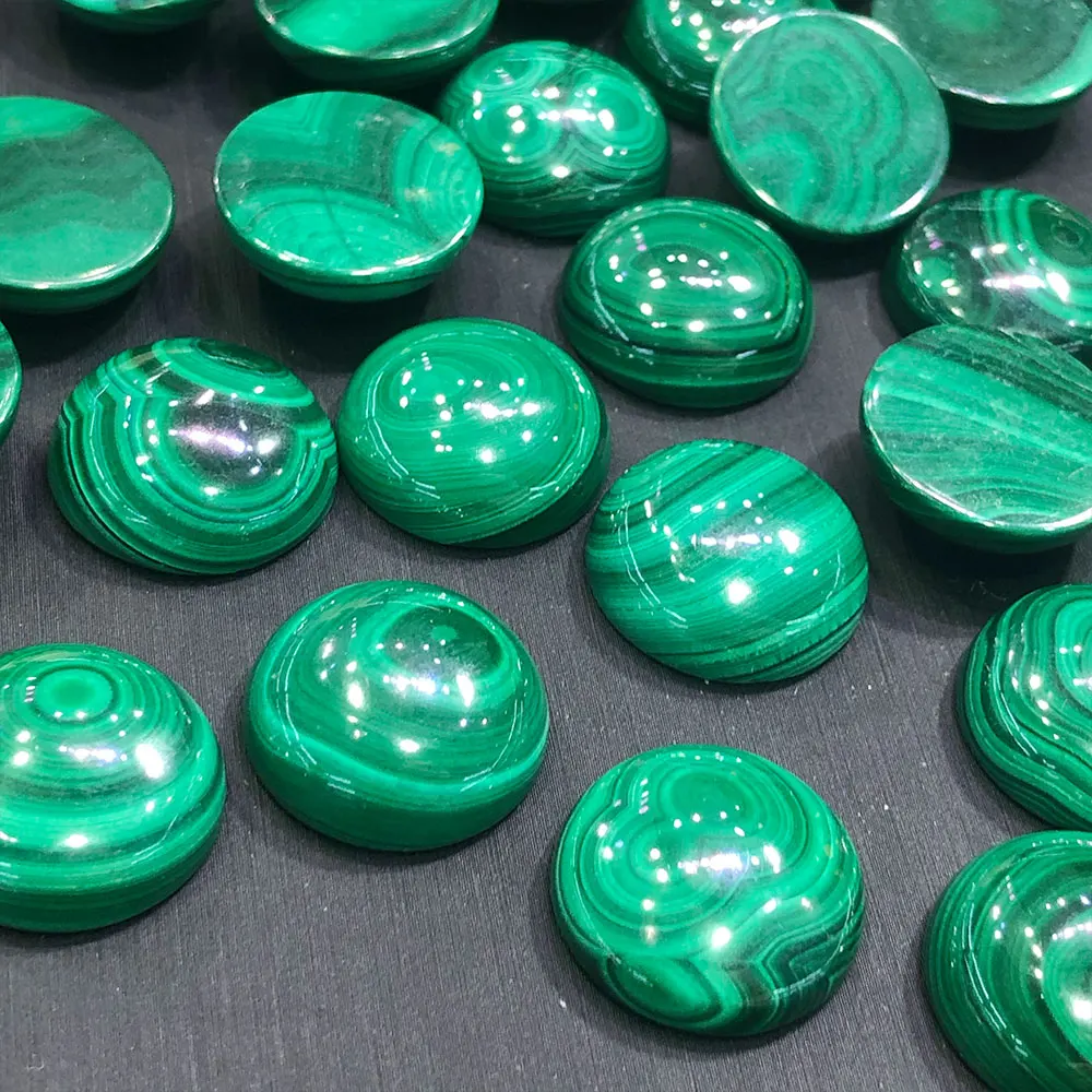 Natural Malachite Round Cabochon Crystals Healing Green Stone Gemstone Craft DIY for Pendant Rings Home Room Decoration Random