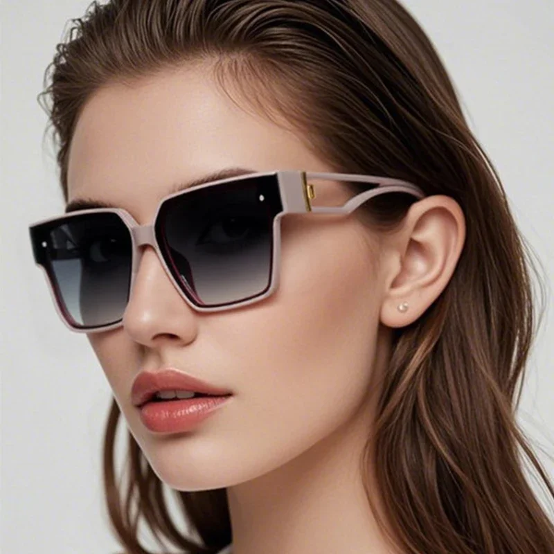 

Large Frame Showing Small Sunglasses For Women With Ultraviolet Rays And High-end Trendy Sunglasses 715