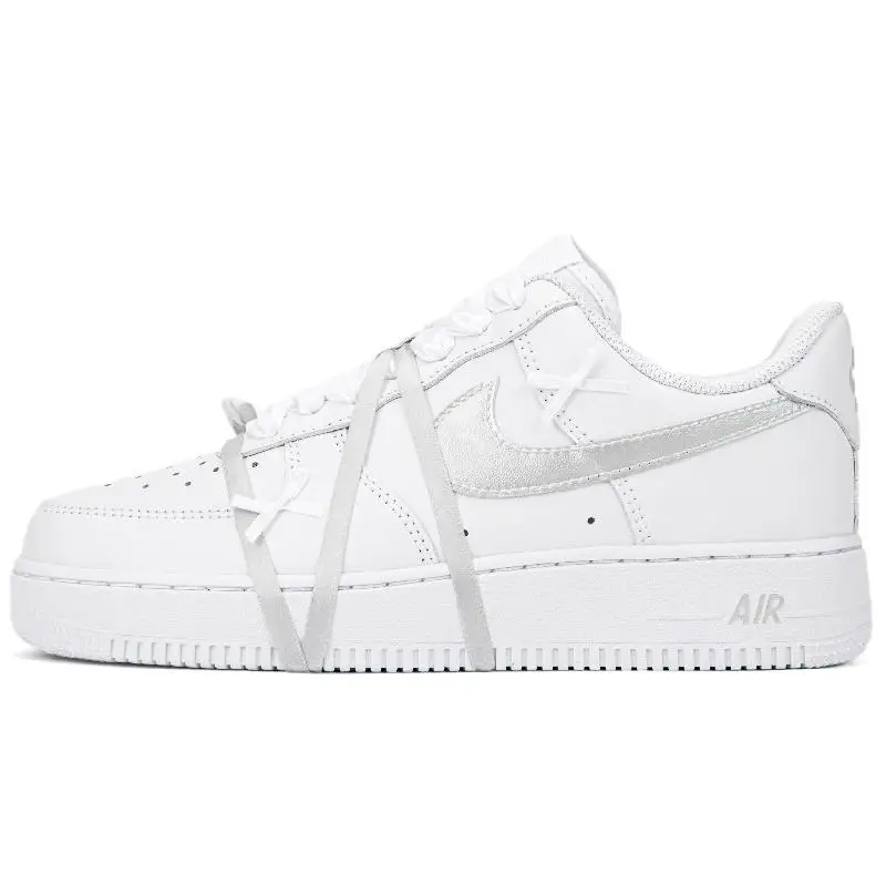 [Niña de ballet romántica AF personalizada] Zapatos de skate Nike Air Force 1 de caña baja para mujer Blanco/Plata