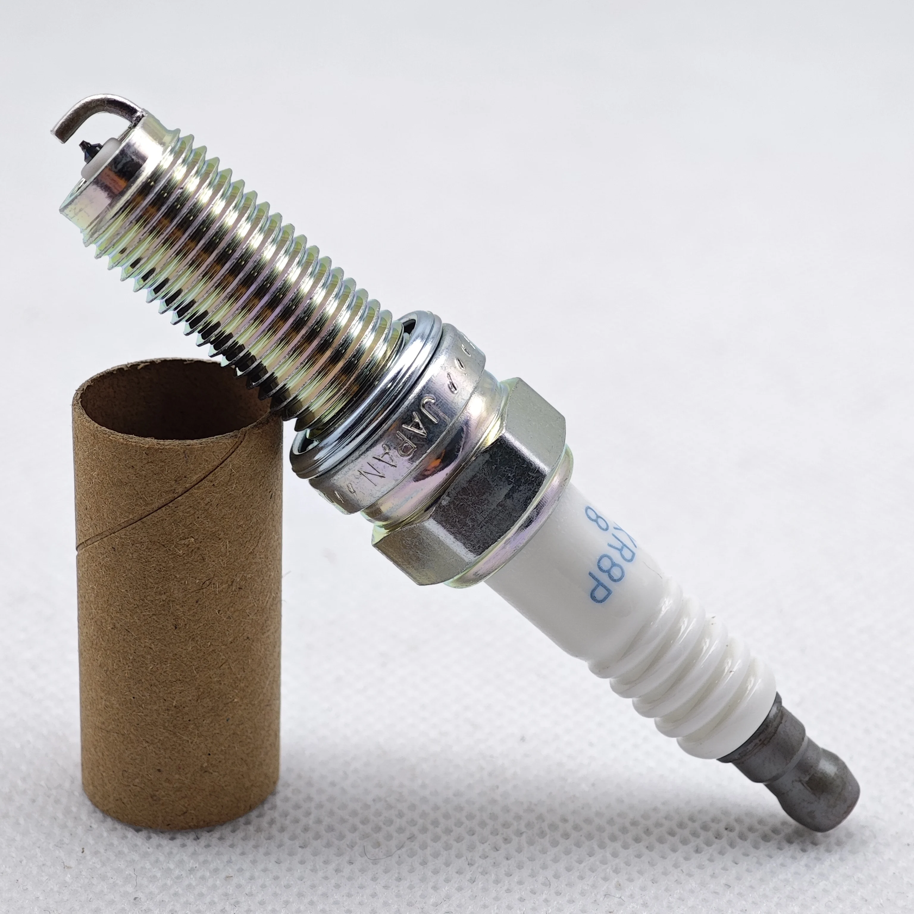 

4 шт. оригинальные иридиевые свечи зажигания ILKR8R8, подходят для SQRF4J20 JETOUR Traveler X70 X70 Plus X70 Pro X90 X90 Plus X90 Pro 2024-