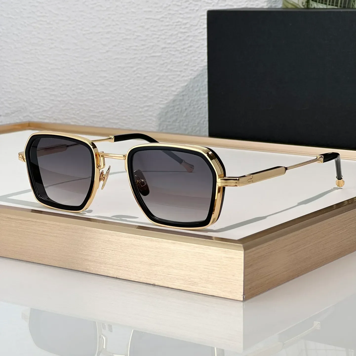 

Fashion Sunglasses For Women and Men ACILLIAN Style Anti-Ultraviolet Retro Plate Full Frame Special design Glasses Random Box