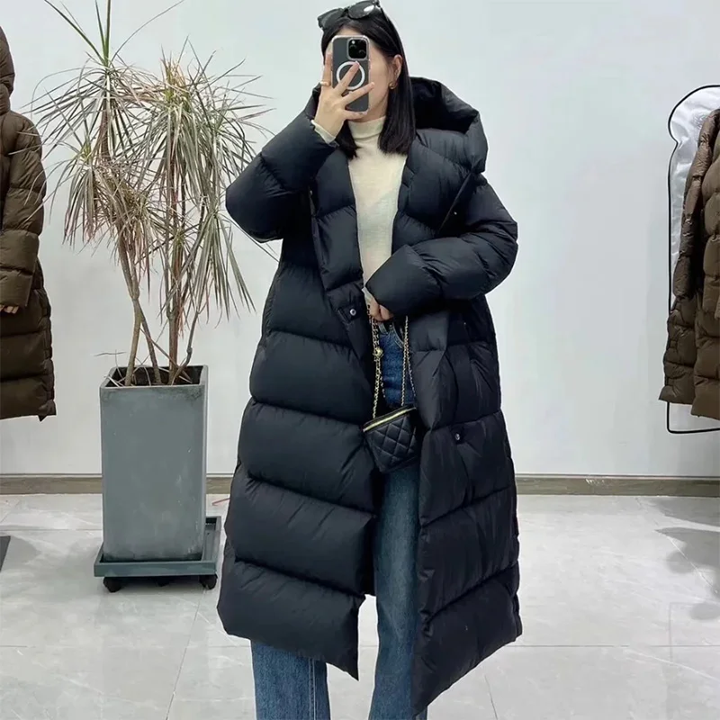 เสื้อแจ็คเก็ตขนเป็ดขาว 90% คุณภาพสูง หนานุ่ม สำหรับผู้หญิง ฤดูหนาว 2025 ทันสมัยและฟูอย่างดี