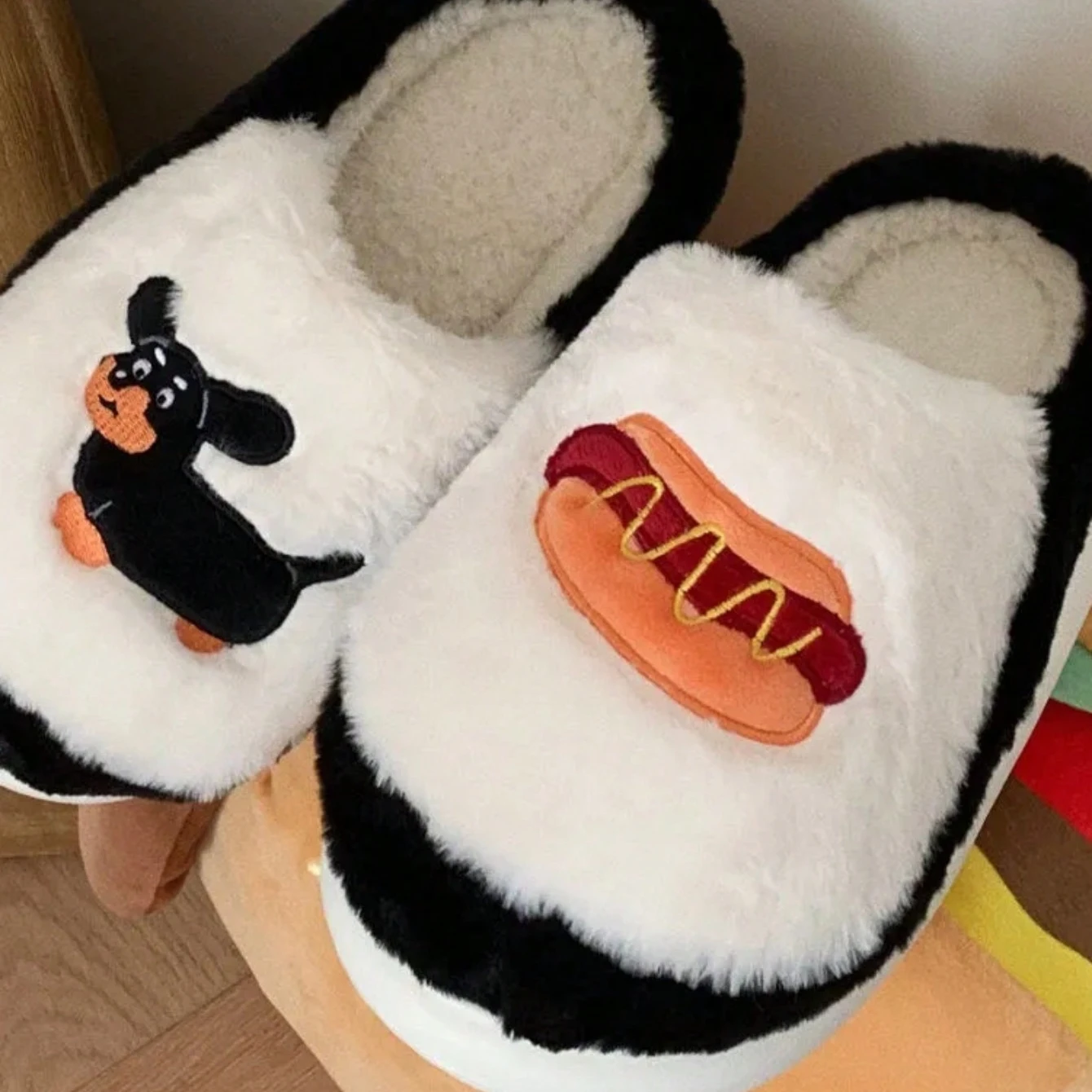 Cute HotDog Winter New Women Slipper Soft Heel Man Platform Fur Warm Indoor Comfortable Home Fluffy Home Slippers