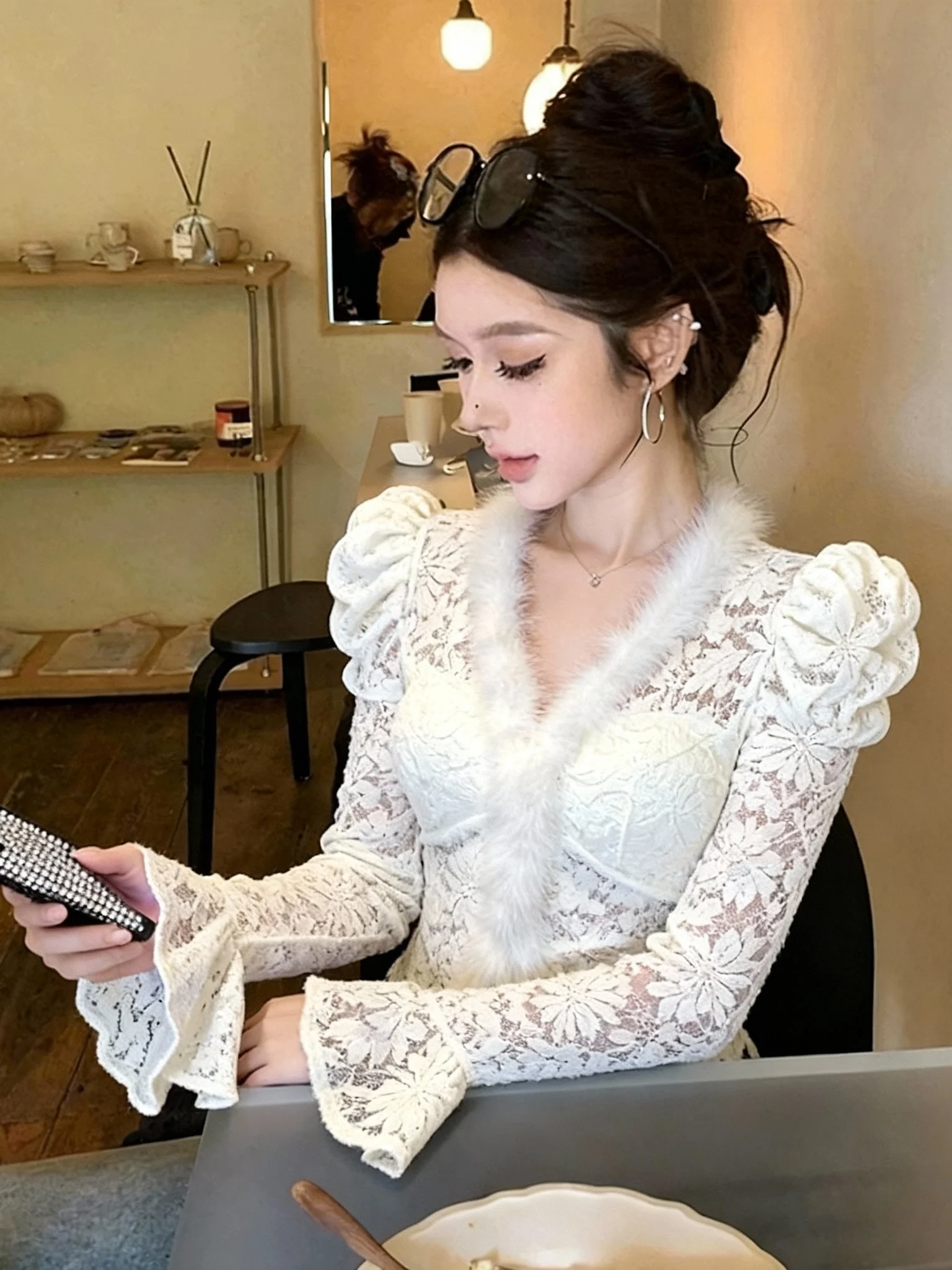 

Теплая женская модная зимняя утолщенная блузка с длинным рукавом, имитация норки, с кружевной отделкой, V-образный вырез, белая, как нижнее белье