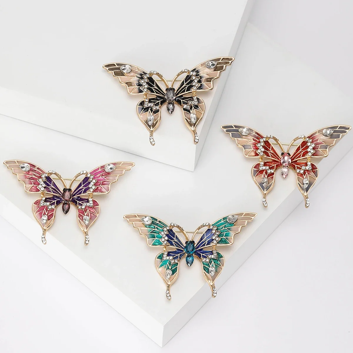 Enamel Butterfly Pins for Women Rhinestone Insect Brooches Event Party Backpack Decoration Clothes Accessories