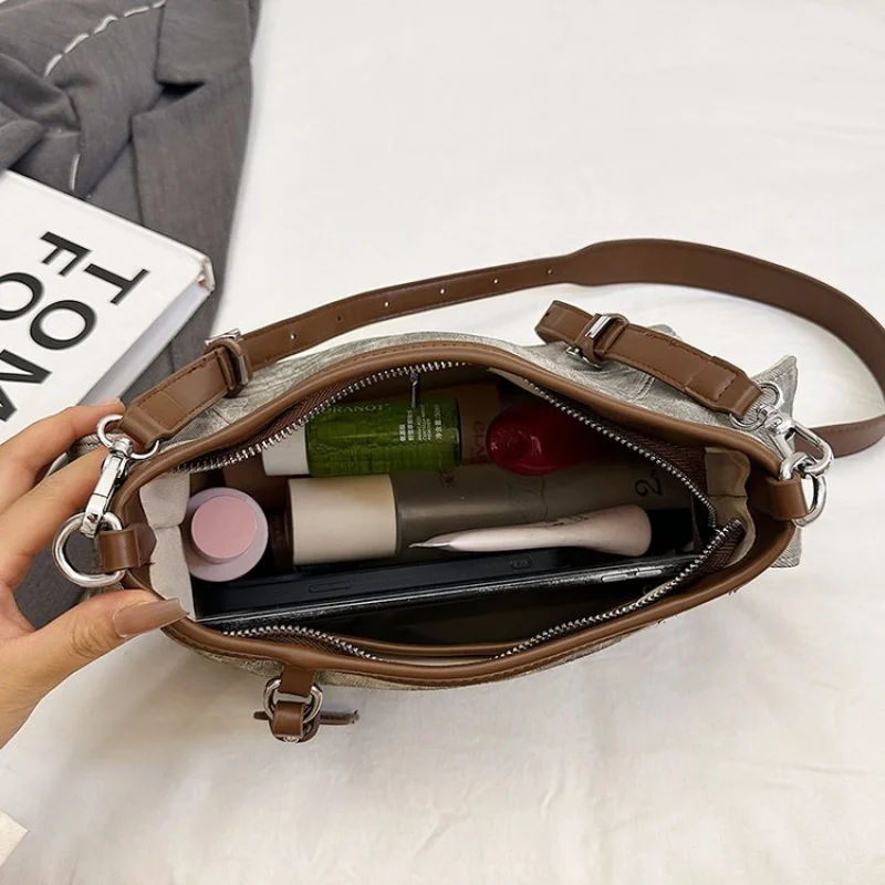 

Современная кожаная набедренная сумка для женщин с функциональным дизайном и неожиданным элегантным минималистичным поворотом