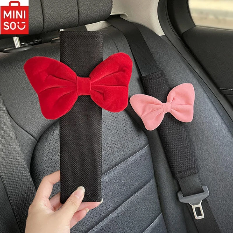 

MINISO Disney Minnie Car Bow Velvet Seat Belt Shoulder Cover Anti-wear Kawaii Protective Cover Car Decoration Car Accessories