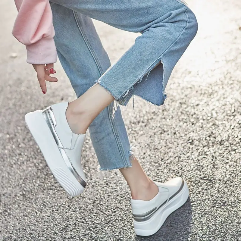 

Korean Style Thick Sole White Sneakers Women's Flatform Slip On Chunky Sneakers Summer Casual Footwear​