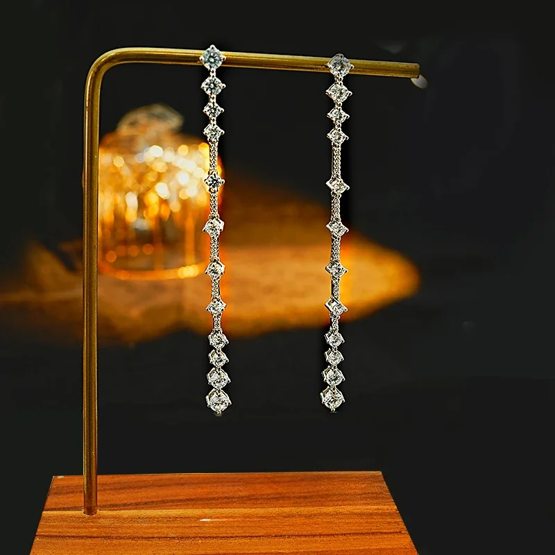 New European and American tassel dynamic 925 silver long earrings, set with high carbon diamonds, versatile and retro style