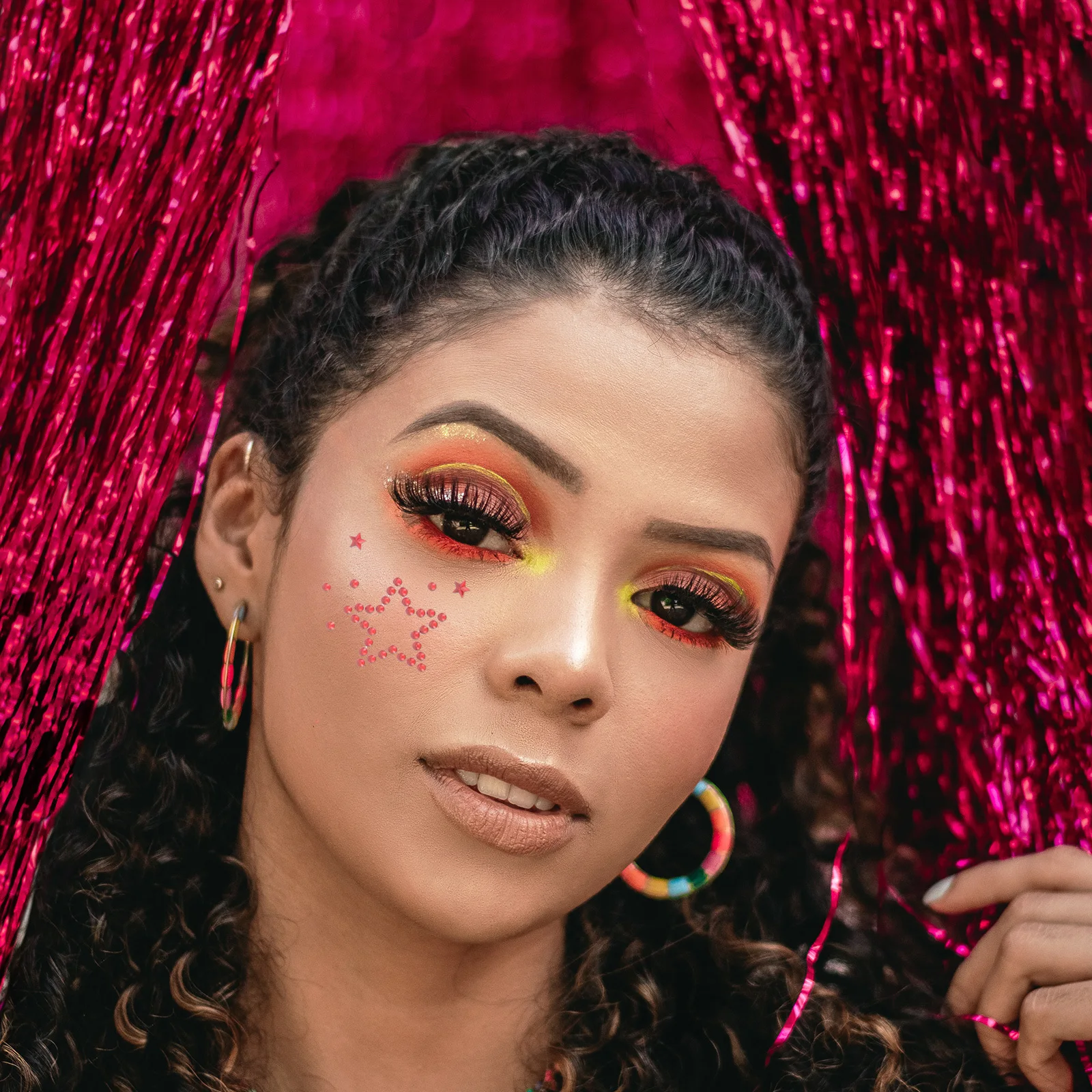 6 أوراق ذاتية اللصق حجر الراين ملصقات الوجه بريق جوهرة ملصقات لمهرجانات ماكياج الحرف لامعة الأحجار الكريمة الأظافر الهواتف