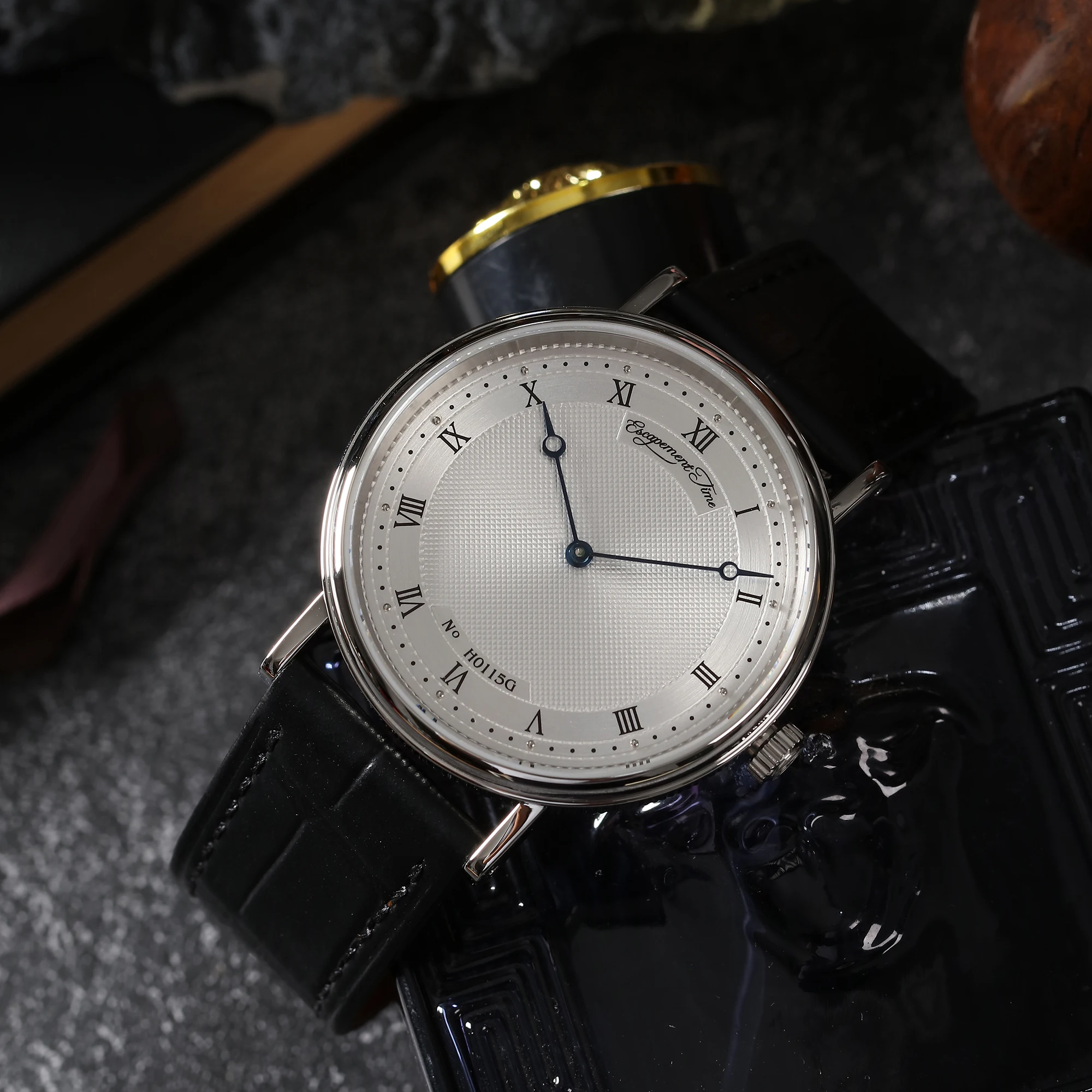 【Escapement Time】 Quarzwerkuhr, 38,5 mm Gehäuse, wasserdicht, 50 m, blauer Hand zur Wärmebehandlung – Detail 12
