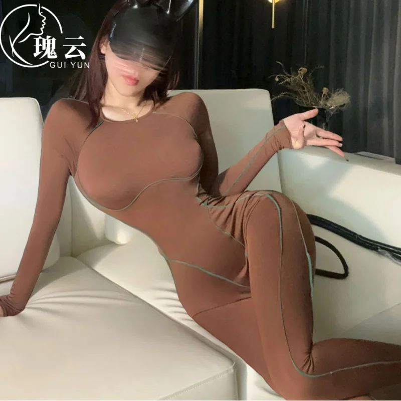 

Curvy European And American Style Reverse Hem Slim-Fit Round-Neck Backless Bodysuit
