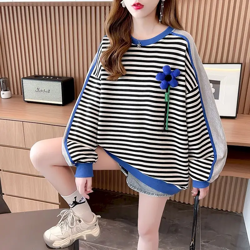 Pullover Mode Wanita Musim Semi Musim Gugur Trendi Atasan Tipis Desain Garis Pullover Populer Gaya Korea Desain Rasa Streetwear Wanita